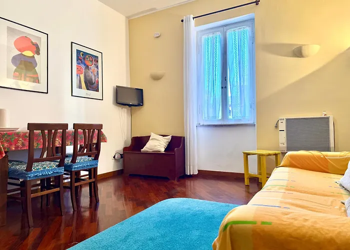 3 Min Da Stazione San Pietro Апартаменты