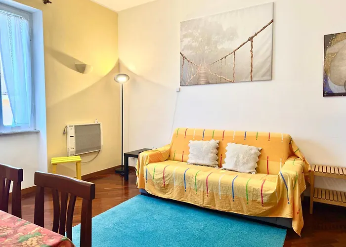 3 Min Da Stazione San Pietro Апартаменты *